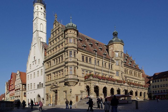 Rothenburg : middeleeuwse muren, torens en historische oude binnenstad