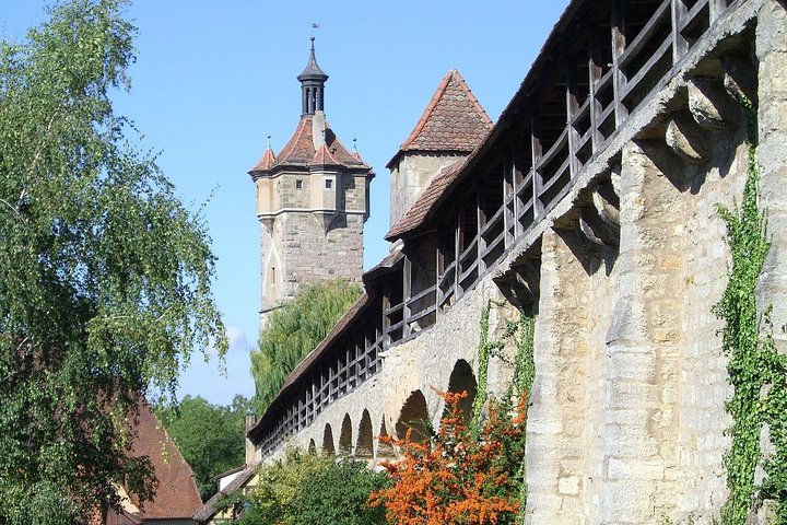 Rothenburg : middeleeuwse muren, torens en historische oude binnenstad