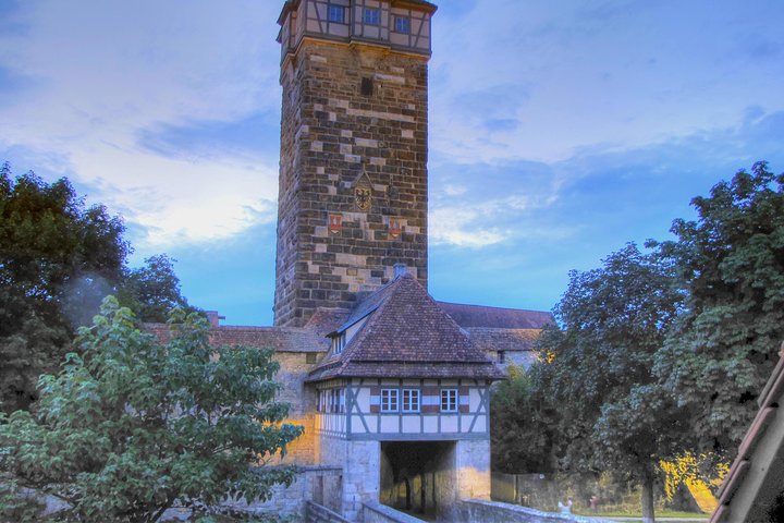Rothenburg : middeleeuwse muren, torens en historische oude binnenstad