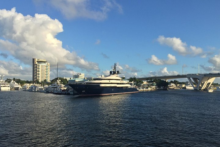 Jungle Queen Riverboat 90-minuters berättad sightseeingkryssning i Fort Lauderdale