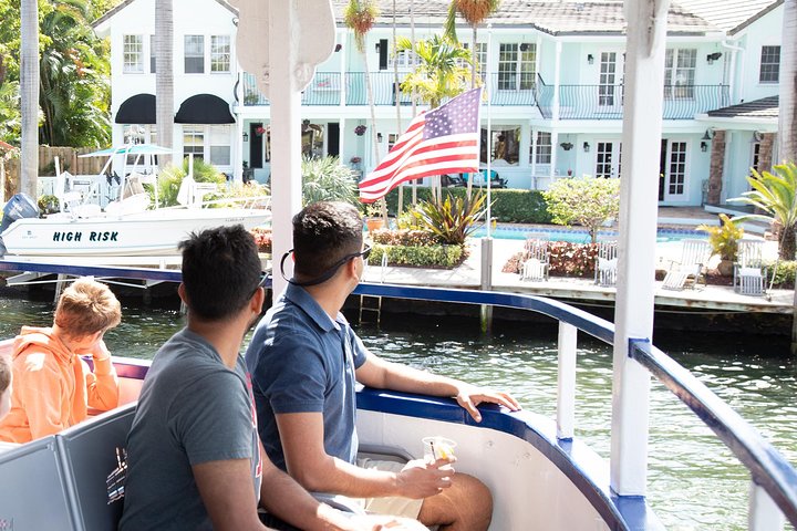 Jungle Queen Riverboat 90-minuters berättad sightseeingkryssning i Fort Lauderdale