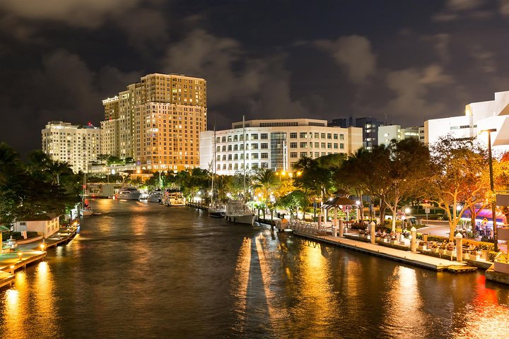 Jungle Queen Riverboat 90-minuters berättad sightseeingkryssning i Fort Lauderdale