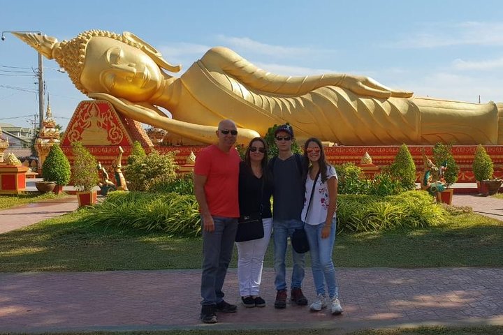 Private Tour: Vientiane City Tour Full Day with Buddha Park