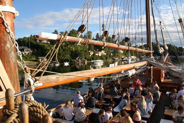 2 - Crucero turístico de una hora por el fiordo de Oslo