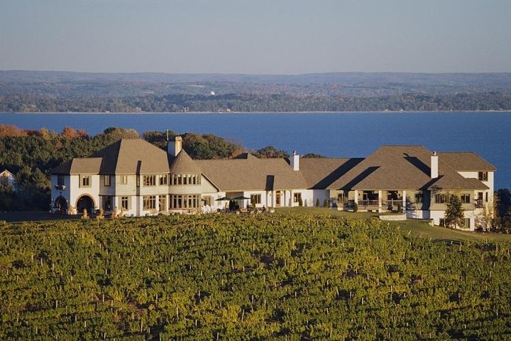 Excursão Traverse City Wine de 5 horas: 4 vinícolas na Old Mission Peninsula