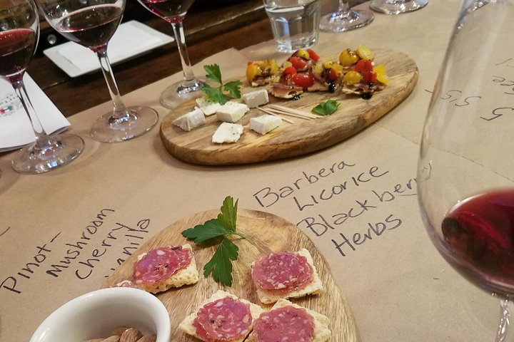 Visite à pied en petit groupe à Healdsburg avec gastronomie et vin