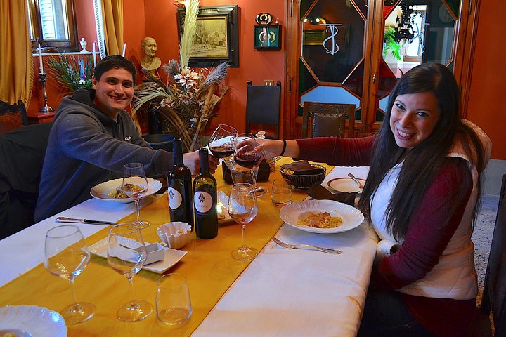 Experiencia de caza de trufas con almuerzo en San Miniato