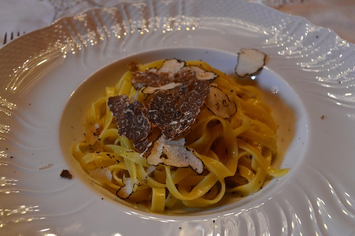 Experiencia de caza de trufas con almuerzo en San Miniato
