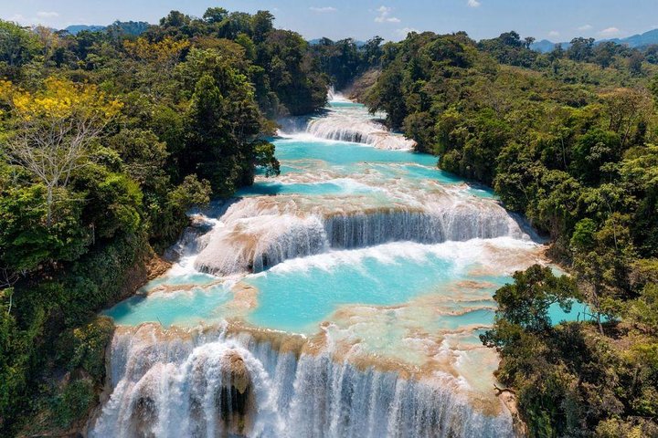 Tour em cascatas de Agua Azul, Cascata Misol-Ha e Zona Arqueológica de Palenque.