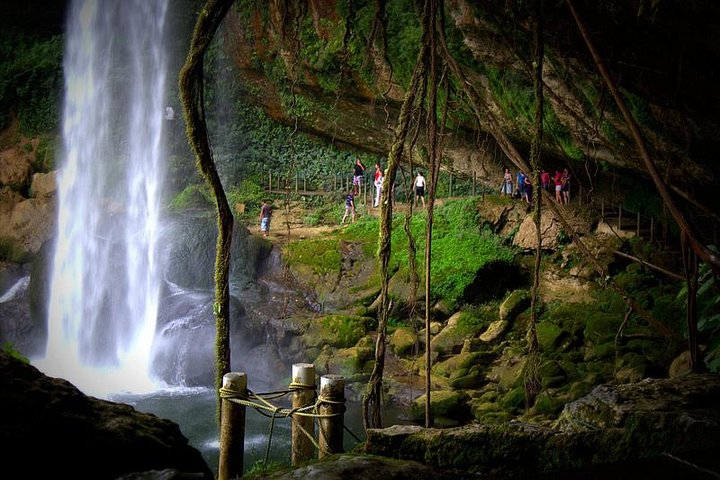 Tour em cascatas de Agua Azul, Cascata Misol-Ha e Zona Arqueológica de Palenque.
