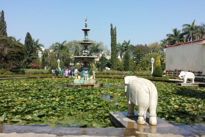 Tour privato per il Kumbhalgarh Fort e il Tempio Jana di Ranakpur da Udaipur