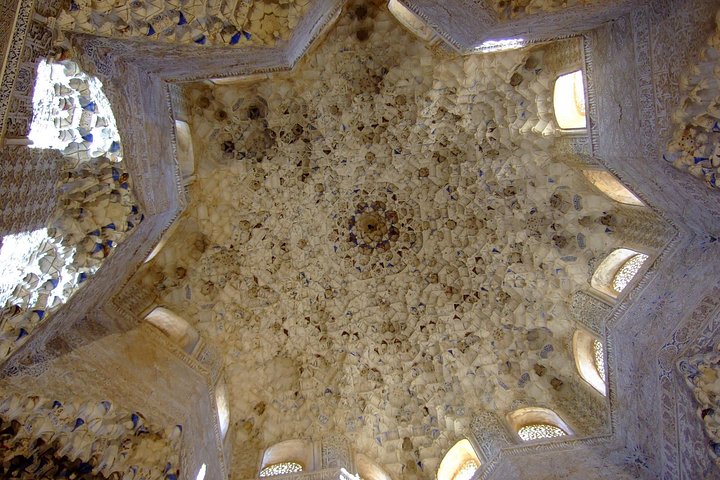 Hotell i nærheten av Alhambra Nasrid Palaces Regular Group Tour