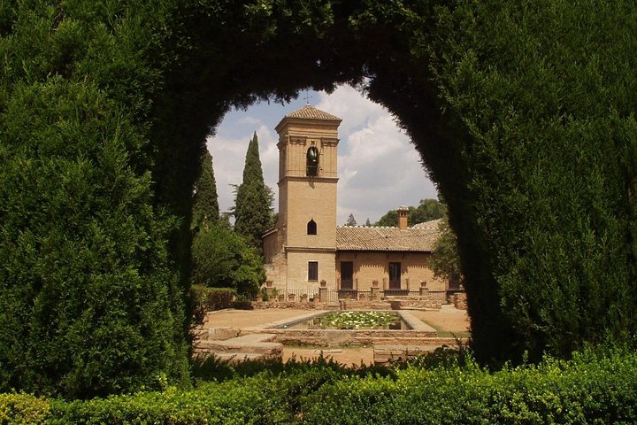 Alhambra e Generalife Tour Premium Salta la Coda inclusi i Palazzi Nasridi