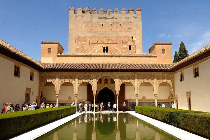 Alhambra e Generalife Tour Premium Salta la Coda inclusi i Palazzi Nasridi