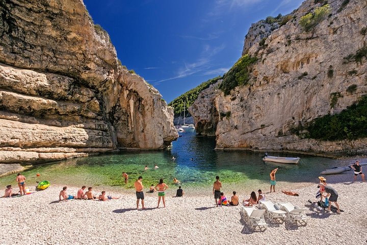Gruppentour zur Blauen Höhle und zu den Pakleni-Inseln ab Hvar