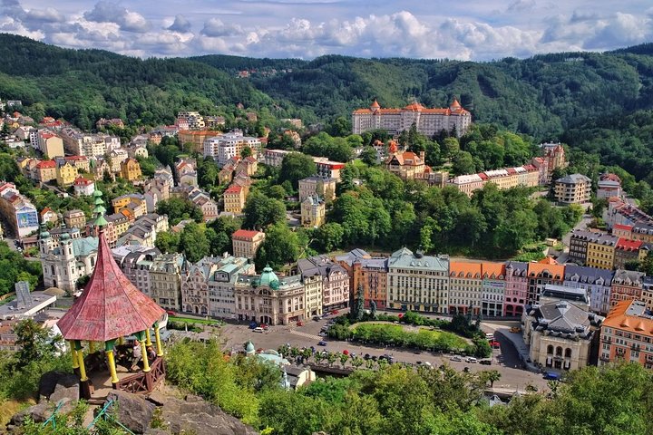 1-veis privat tur Karlovy Vary til Berlin - Mercedes Benz - opptil 8 passasjerer