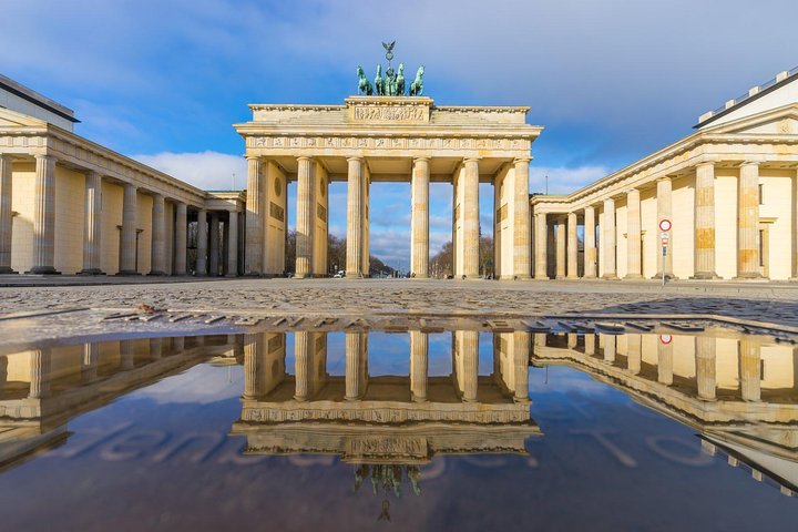 1-veis privat tur Karlovy Vary til Berlin - Mercedes Benz - opptil 8 passasjerer
