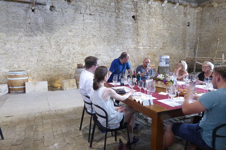 Piazza Armerina och Caltagirone med vinprovning och lunch i vingården