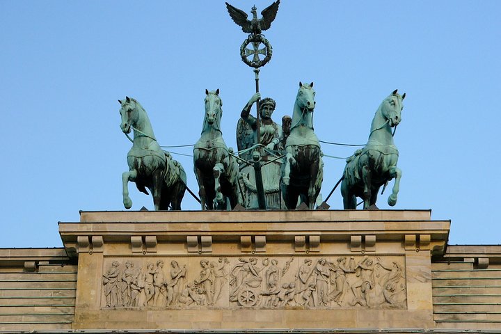 Escursione a terra a Warnemünde: tour privato dei luoghi della seconda guerra mondiale e della guerra fredda a Berlino