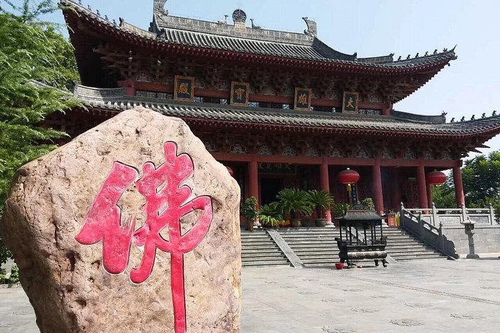 All Inclusive Luoyang Private Day Tour às Grutas de Longmen e Templo do Cavalo Branco