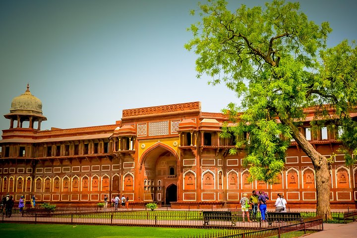 Private Taj Mahal & Agra Tour from Delhi with 5 Star Hotel Meal
