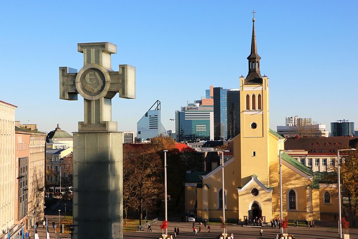 Tour of Tallinn Old Town and Bastion Tunnels
