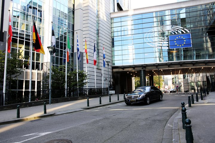 Trasferimento privato da Bruxelles ad Amsterdam con sosta al Castello di De Haar