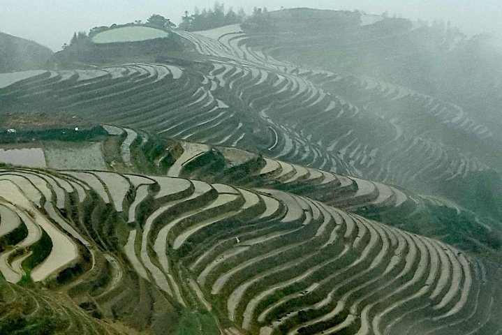 Trasferimento privato da Fenghuang a Guilin e fermate alle terrazze di Longji