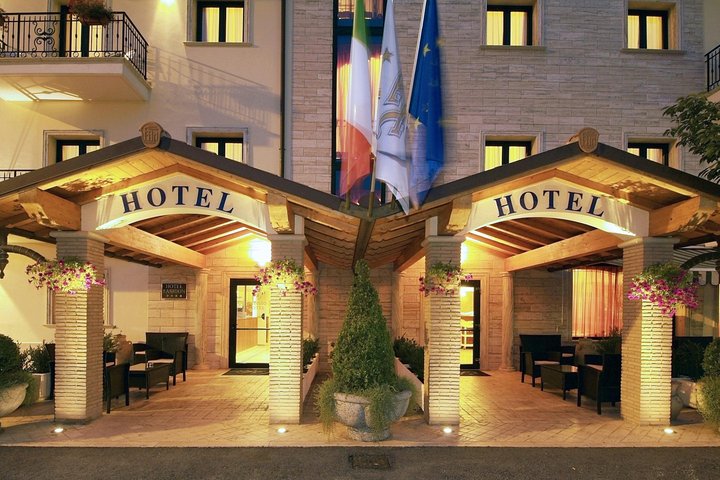 Delt transport fra Civitavecchia brygge til Roma hotell eller flyplass