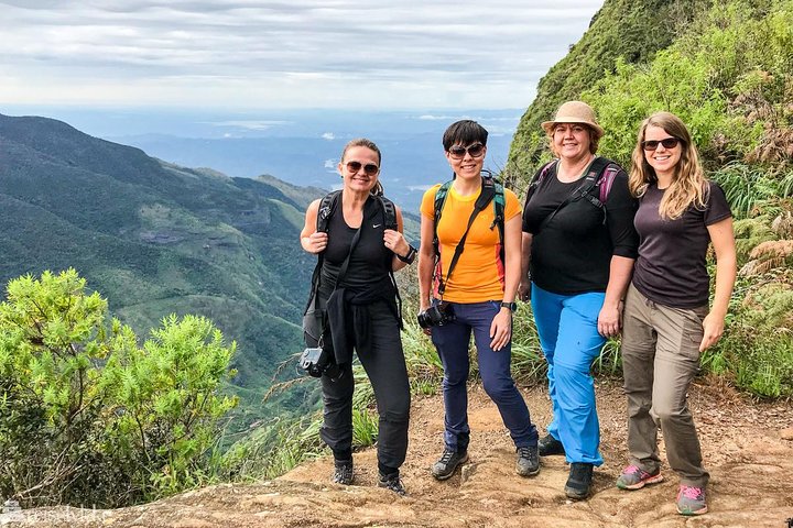 Nuwara Eliya : All Inclusive Horton Plains och teplockning Dagstur