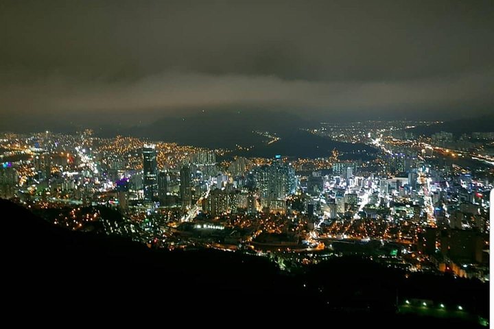 Tour nocturno de Busan con espectáculo de cruceros y fuegos artificiales