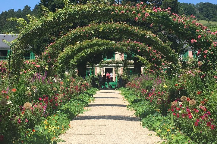 Versailles Palace & Giverny Privétour met lunch en hotelophaalservice