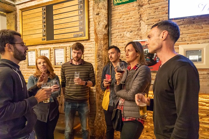 L'authentique Bilbao Pintxos, visite gastronomique et viticole avec un local