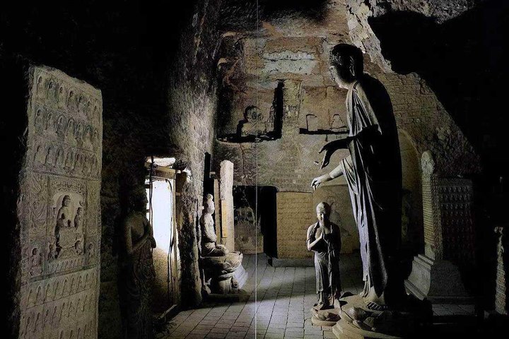 Excursão privada em Tianshui para as Grutas da Montanha Maiji e o Templo Fuxi com Almoço