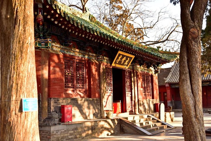 Private Day Tour naar de Shaolin-tempel en Longmen-grotten vanuit Zhengzhou