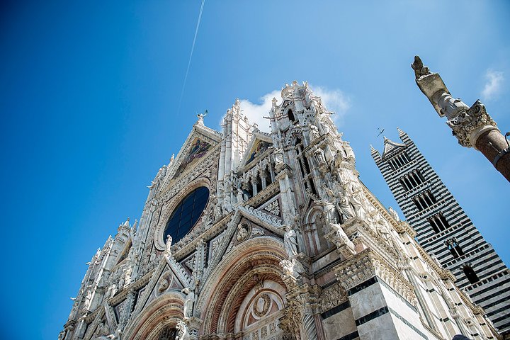 Excursion d'une journée en Toscane au départ de Florence : Sienne, San Gimignano, Pise et déjeuner dans une cave
