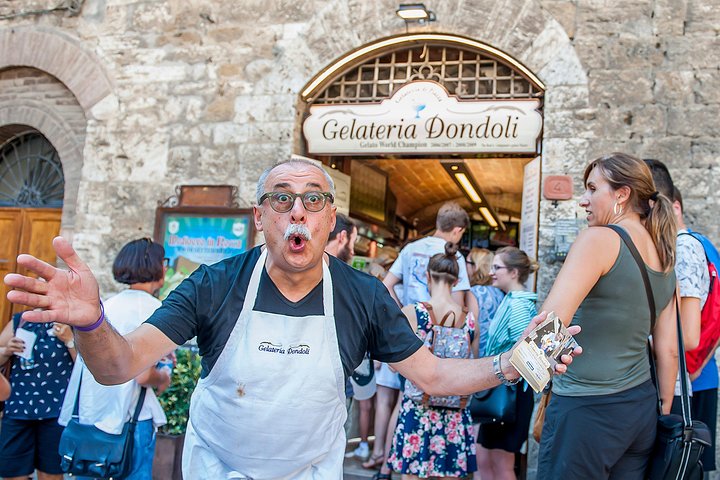 Excursion d'une journée en Toscane au départ de Florence : Sienne, San Gimignano, Pise et déjeuner dans une cave