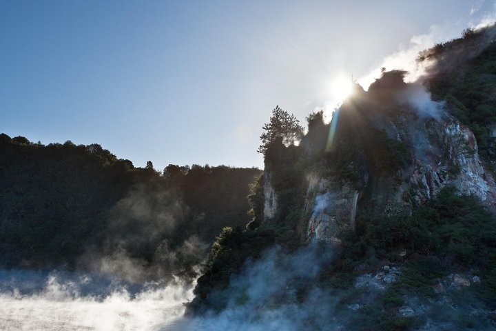Rotorua baserad liten grupp morgontur Waimangu och Wai O Tapu