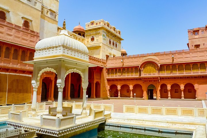 Bikaner Ganztägige Besichtigung mit Bhandeshwari Jain Tempel und Mittagessen