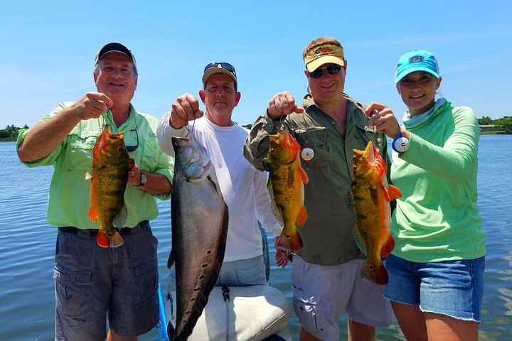 Private Peacock Bass Fishing Charter i nærheten av Boca Raton