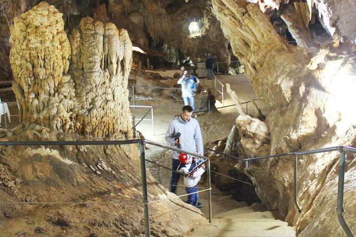 Cagliari : Experiencia privada de día completo en Porto Flavia y cuevas de los Zuddas desde Chía