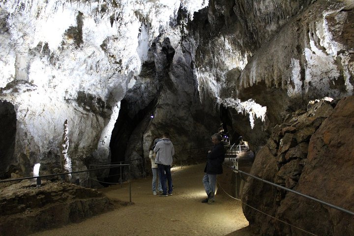 Cagliari : Experiencia privada de día completo en Porto Flavia y cuevas de los Zuddas desde Chía