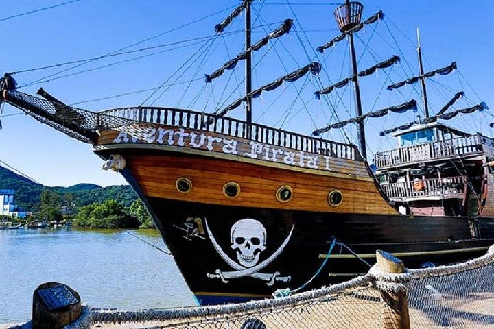 Combinatie piratenboot, strand en Unipraias-park met transfers