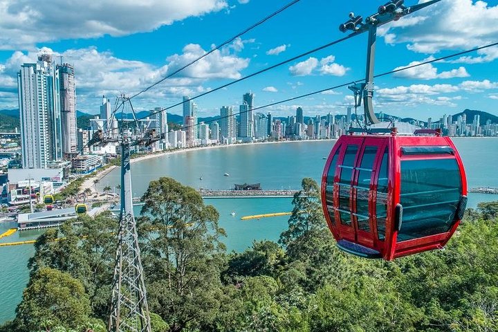 Combinatie piratenboot, strand en Unipraias-park met transfers