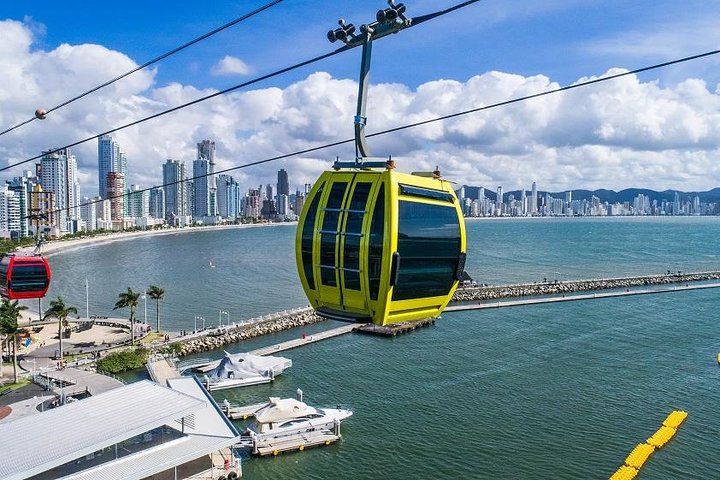 Combinatie piratenboot, strand en Unipraias-park met transfers