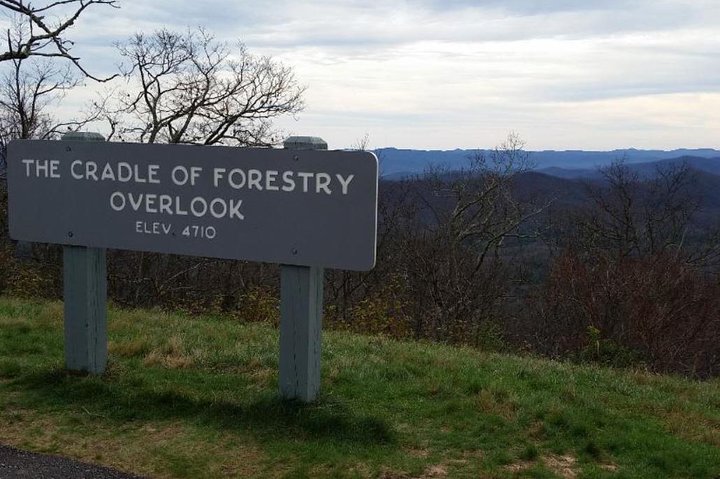 Blue Ridge Parkway og vandfald vandretur fra Asheville