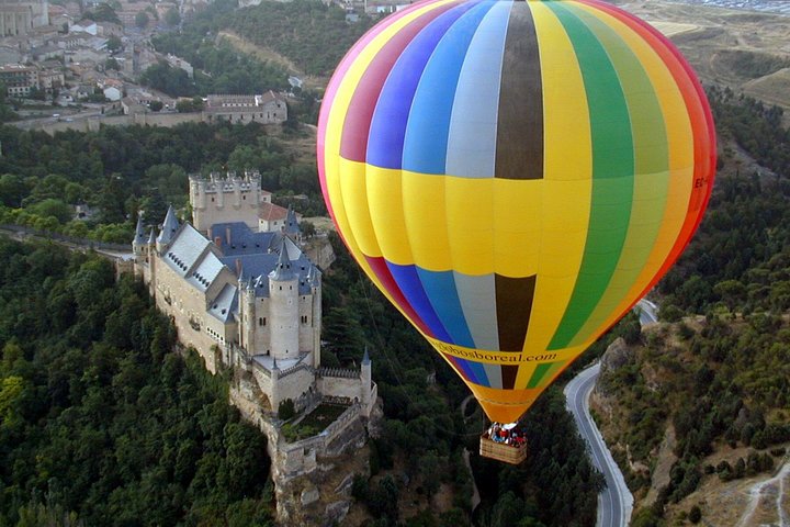 Balloon Rides i Segovia med valgfri transport fra Madrid