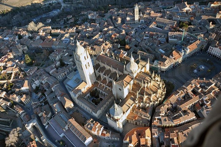 Balloon Rides i Segovia med valgfri transport fra Madrid