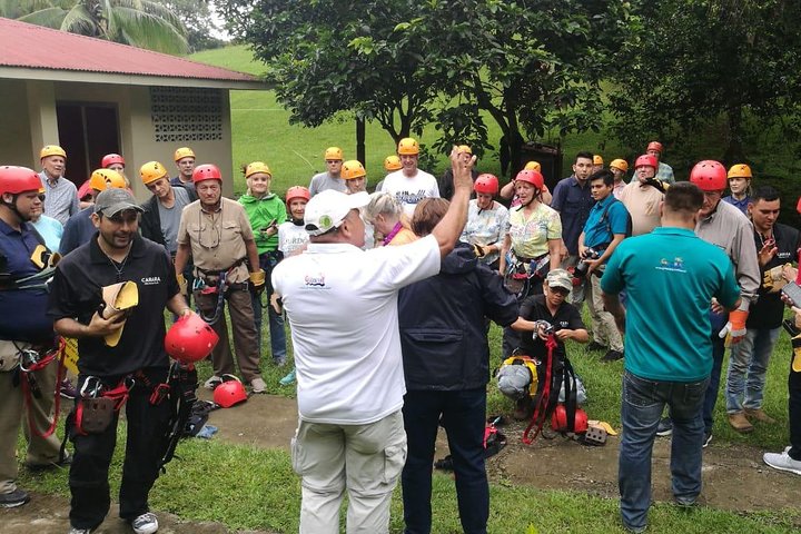 Puntarenas Zipline & River Boat Tours. Puntarenas Landausflug