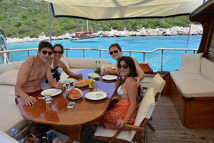 Bodrum Luxe privécruise met Gulet – zwemmen, lunch, verborgen baaien